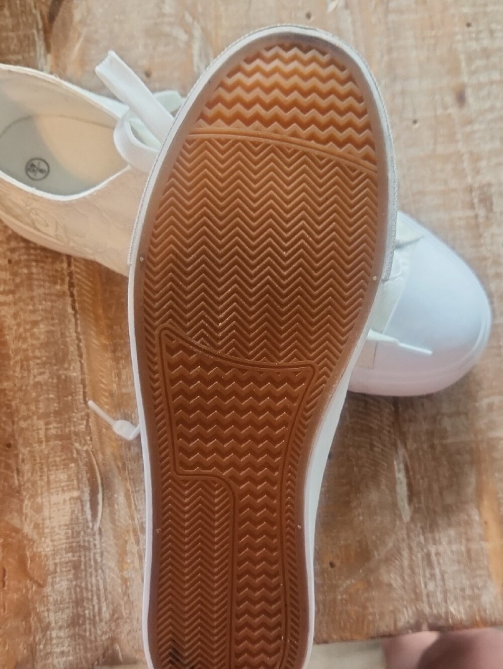 Women’s Cream Lace Casual Sneakers-Bridal 😍 - Picture 3 of 3